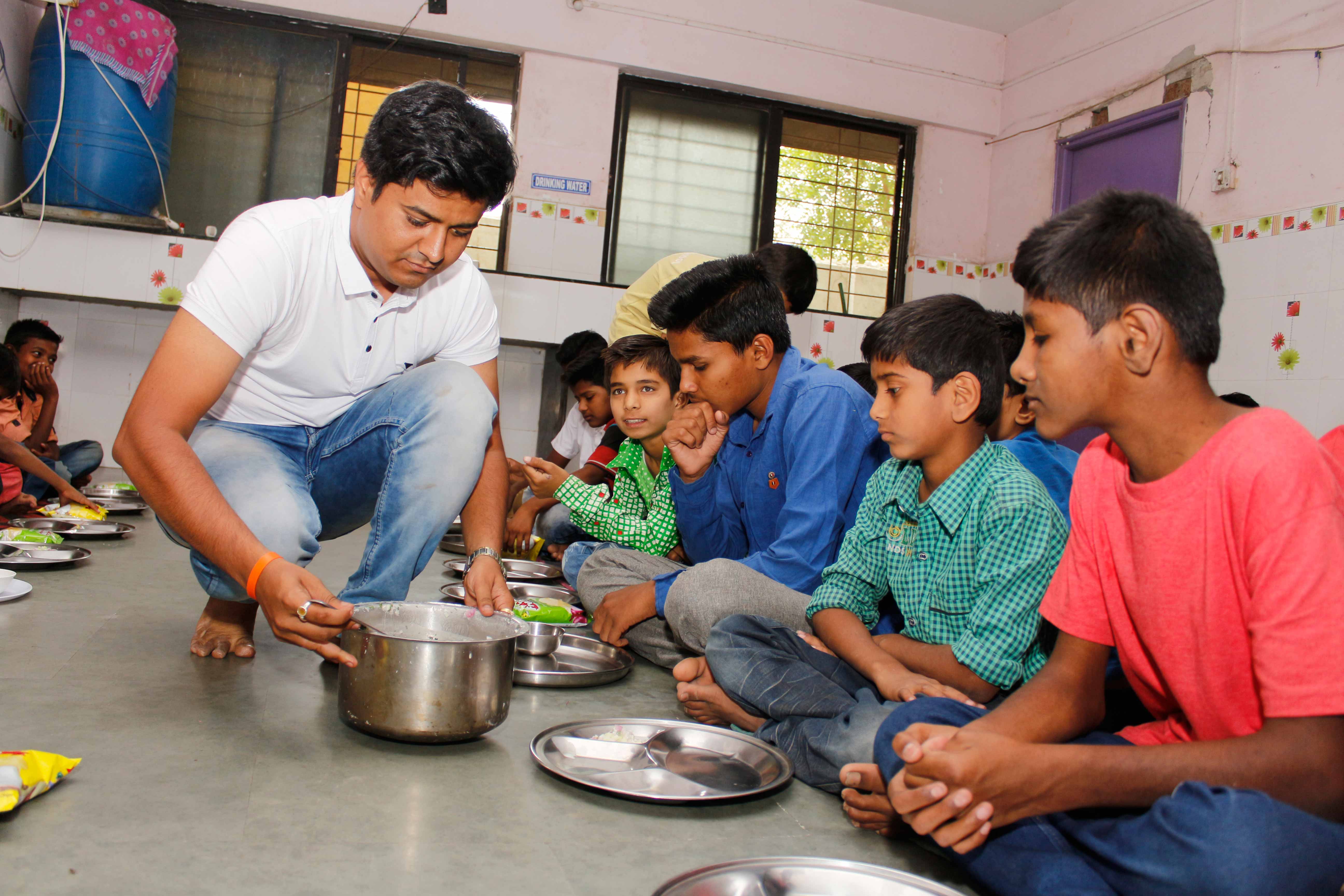 sindhutai sapkal visit_pibm pune